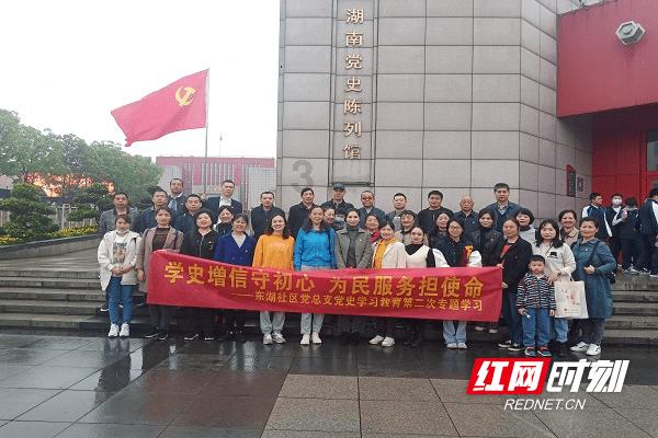 川航飞机右侧引擎起火，为何盘旋16圈才降落？专家解读